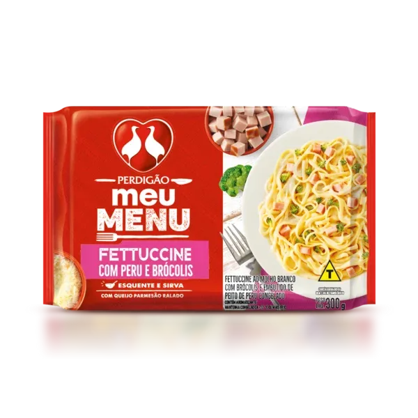 Fettuccine ao Molho Branco com Queijo Parmesão Ralado, Peito de Peru Defumado e Brócolis Congelado Perdigão 300g - Caixa c/ 12 — Perdigão